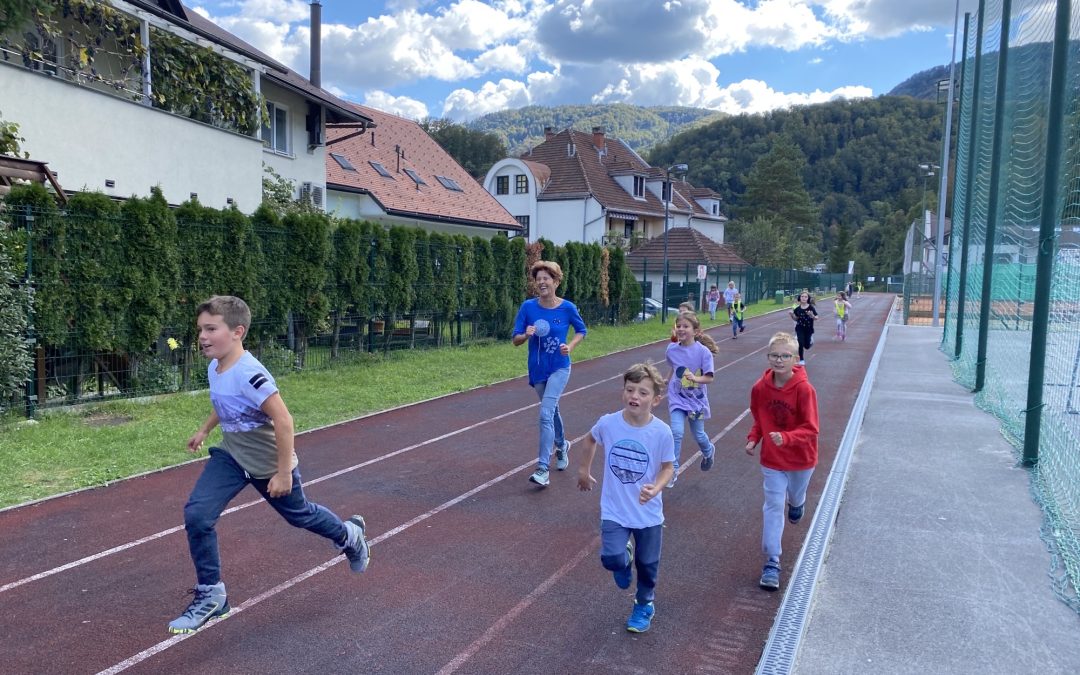 V RAZŠIRJENEMU PROGRAMU VELIK POUDAREK NA GIBANJU